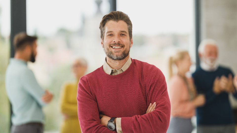 IA gera lucro zero para empresas fora do setor de tecnologia, aponta economista da Apollo